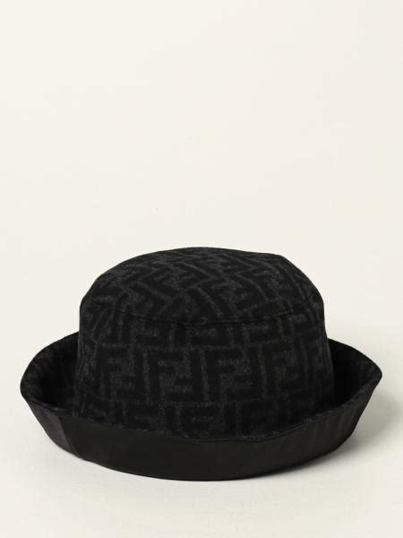 cappello pescatora fendi